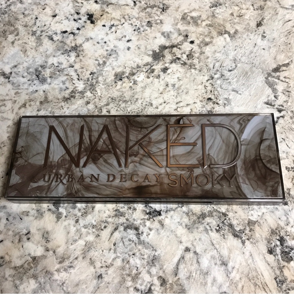 SOLD somewhere else Urban decay naked smoky